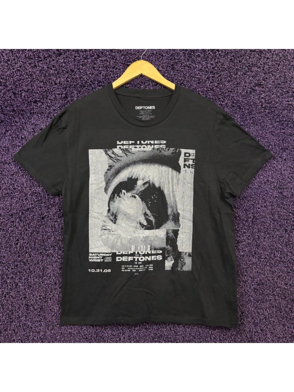 Deftones Saturday Night Wrist T-Shirt Size Large